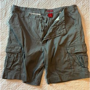 PMST111 - Merona, Men’s 46L, Grey Cargo Shorts